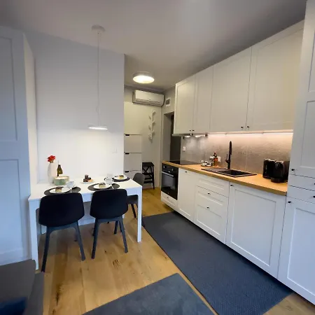 Urban No 3a, Free Private Parking, Self Check-in * Chorzow