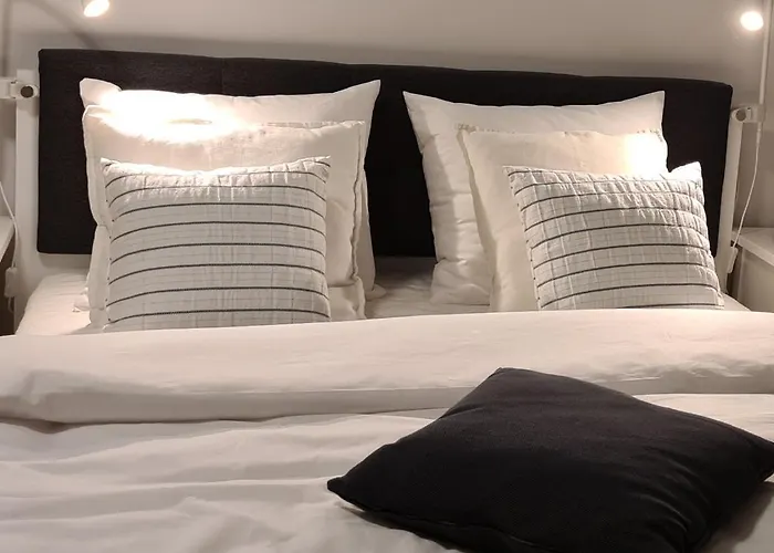 Urban No 3a, Free Private Parking, Self Check-in